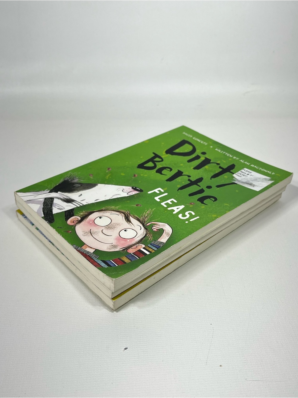 Dirty Bertie Fangs! Fleas! & Germs Children's Book Bundle of 3 - Picture 11 of 11